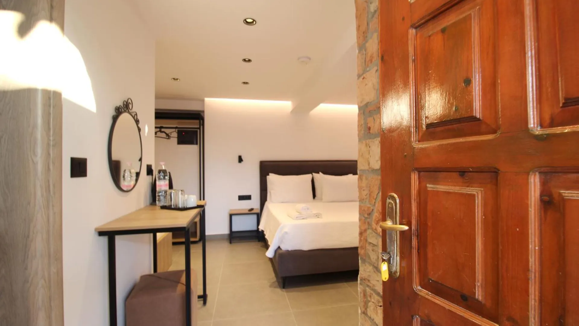 Aparthotel Melina'S Seaside Retreat Ksamil Albanien