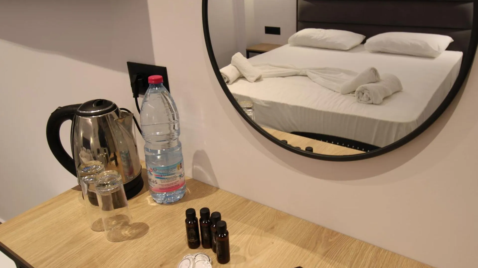 Aparthotel Melina'S Seaside Retreat Ksamil
