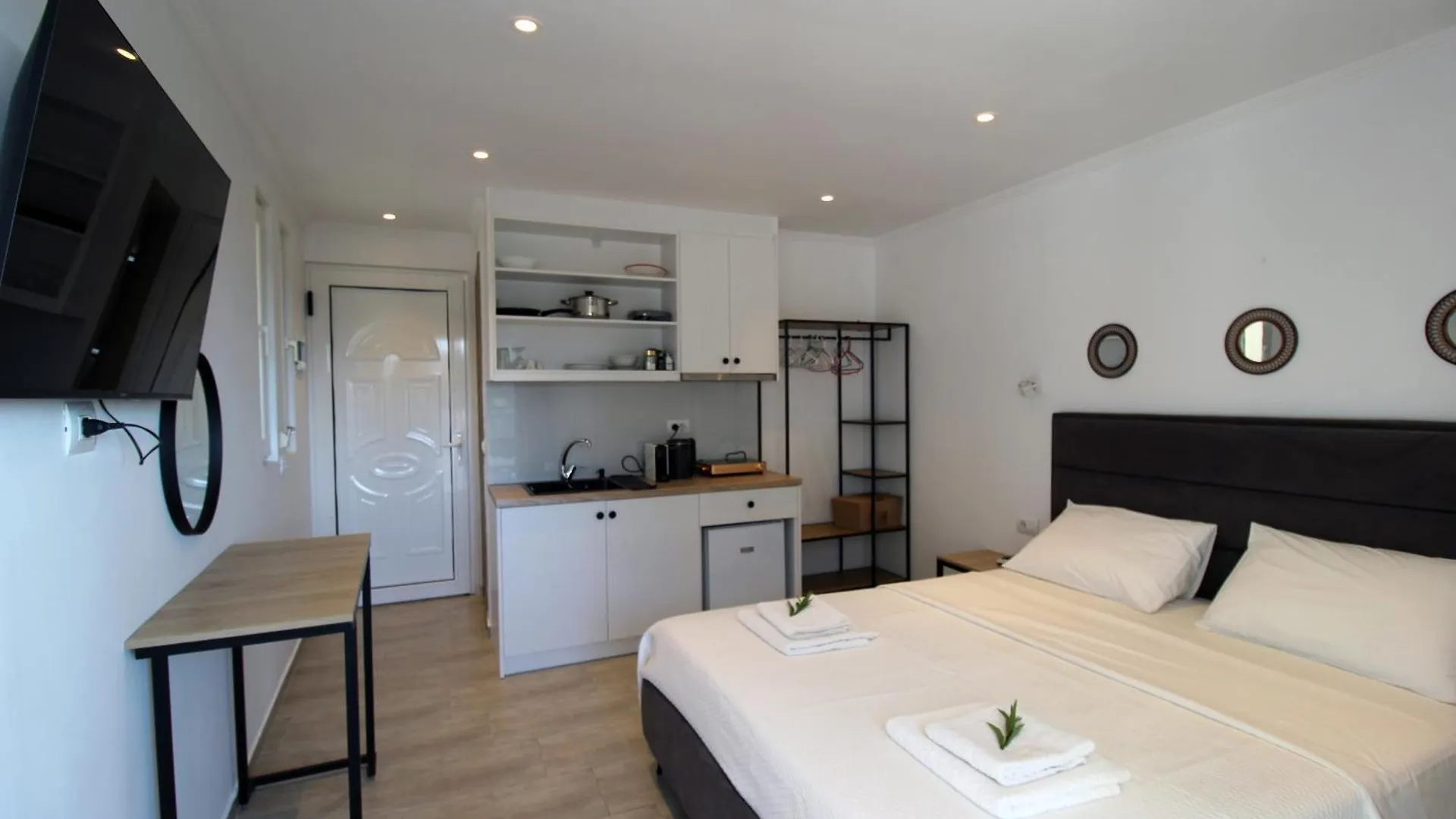 Melina'S Seaside Retreat Aparthotel Ksamil