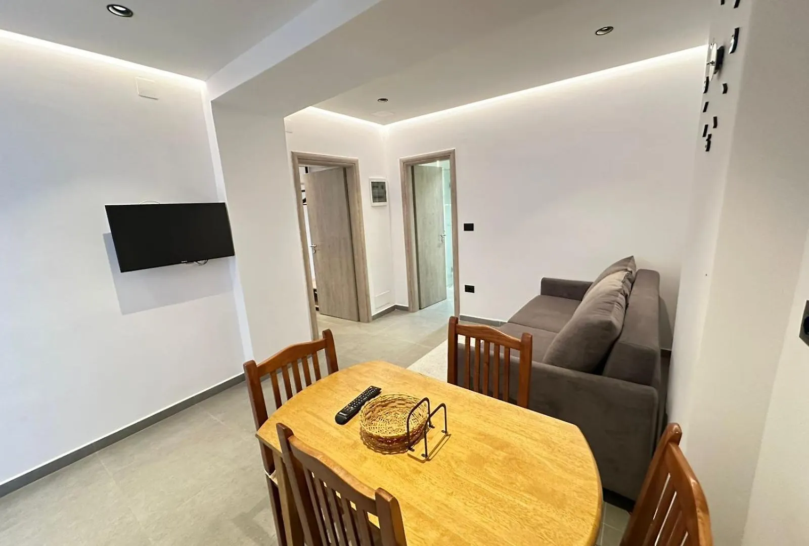 Aparthotel Melina'S Seaside Retreat Ksamil Albanien